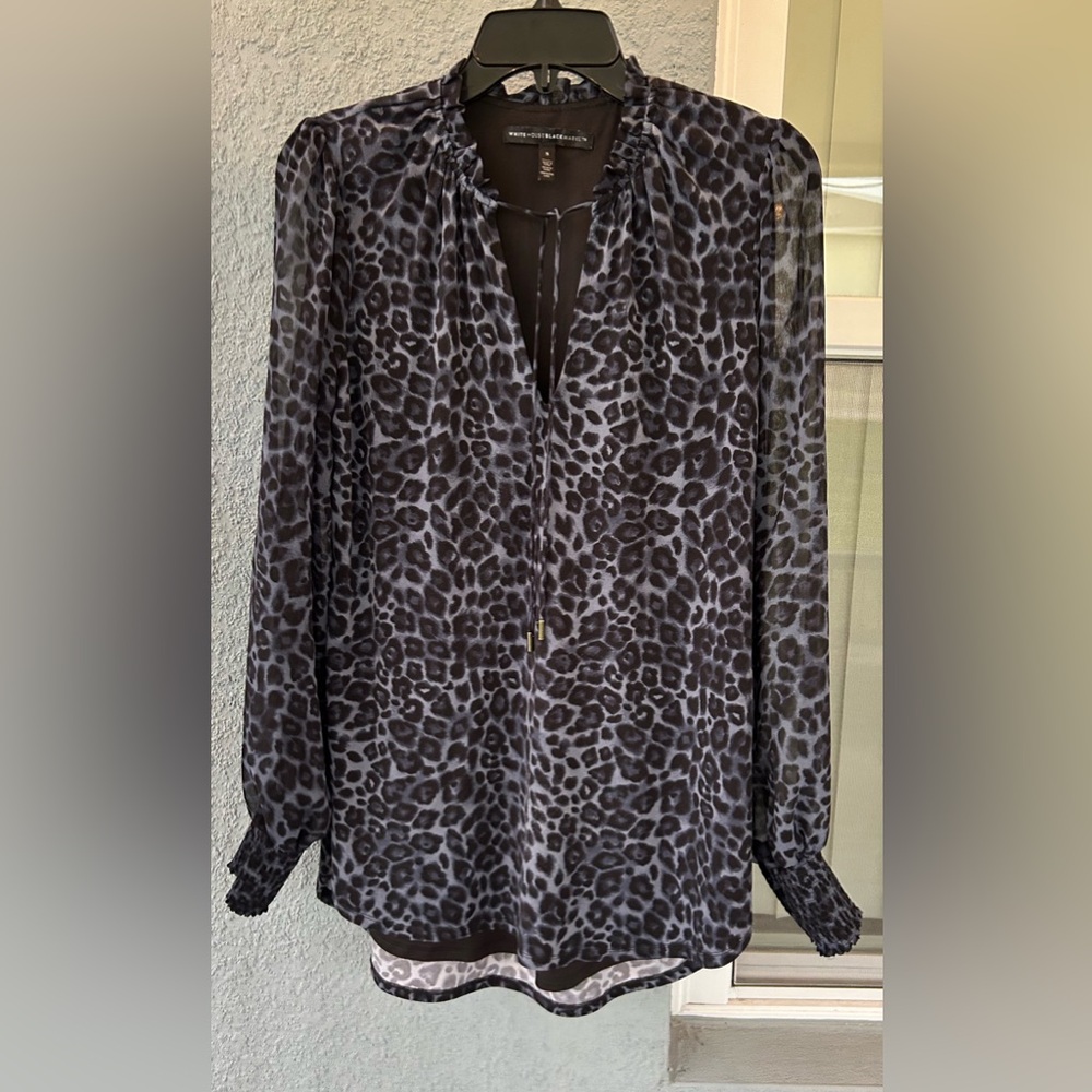 White House Black Market Stretchy Leopard Print V-neck Line Tunic Top Size S